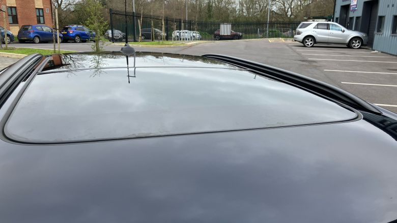 MINI Hatchback 1.5 Cooper Exclusive 5dr Auto [Comfort/Nav Pack] Petrol Hatchback